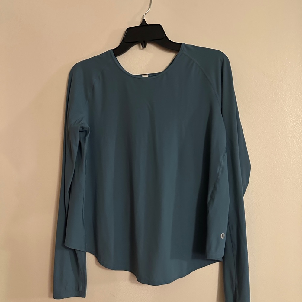 NWOT Lululemon Teal Long Sleeve Women's Top Mesh Pleat Back size 6